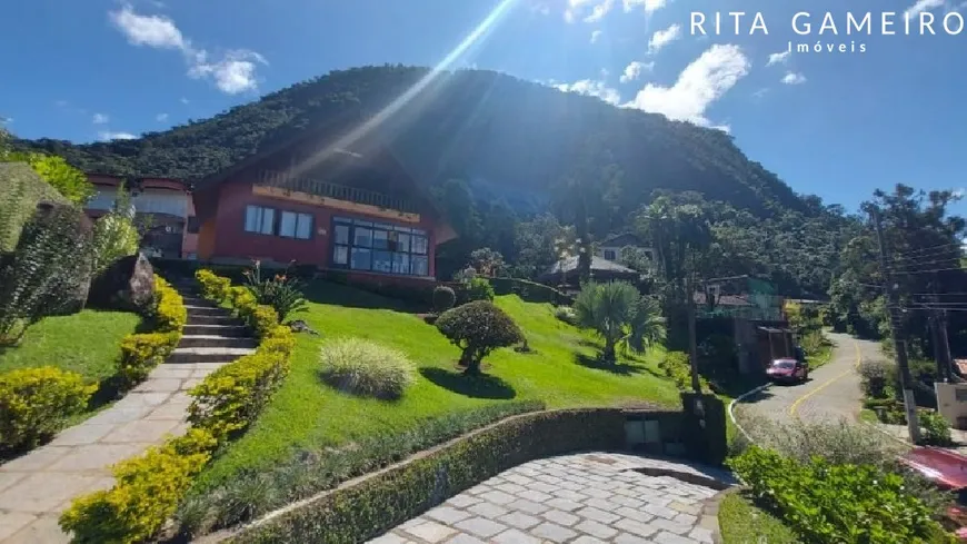 Foto 1 de Casa de Condomínio com 5 Quartos à venda, 400m² em Carlos Guinle, Teresópolis