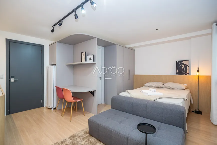 Foto 1 de Apartamento com 1 Quarto para alugar, 28m² em Centro, Curitiba