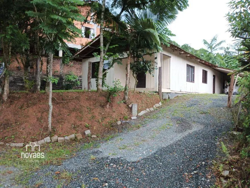 Foto 1 de Lote/Terreno à venda, 423m² em Glória, Joinville