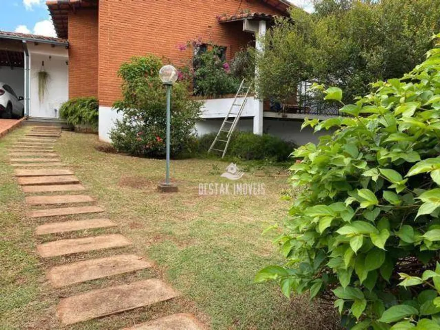 Foto 1 de Casa com 3 Quartos à venda, 259m² em Cidade Jardim, Uberlândia