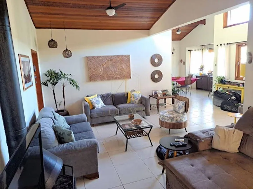 Foto 1 de Casa de Condomínio com 3 Quartos à venda, 200m² em Suru, Santana de Parnaíba