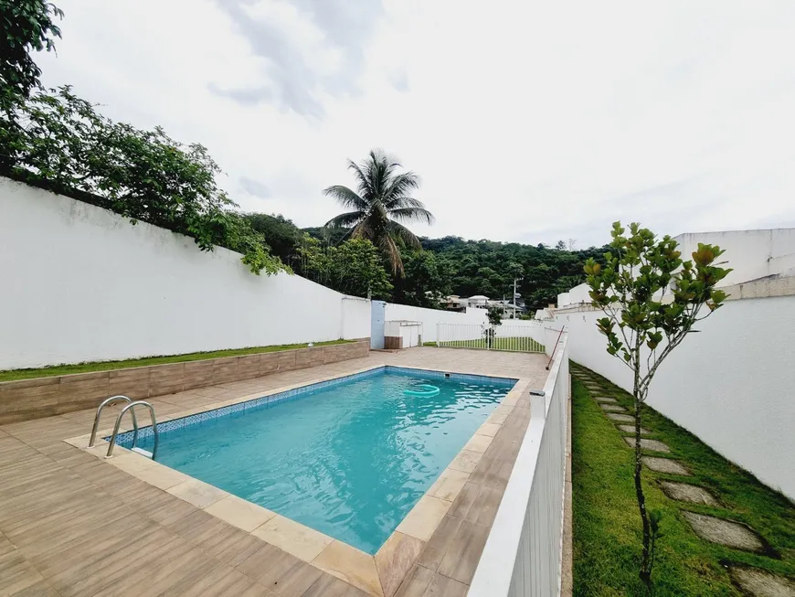 Foto 1 de Casa com 2 Quartos para alugar, 78m² em Campo Grande, Rio de Janeiro
