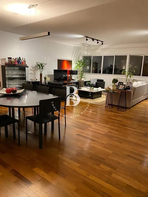 Foto 1 de Apartamento com 3 Quartos à venda, 170m² em Itaim Bibi, São Paulo