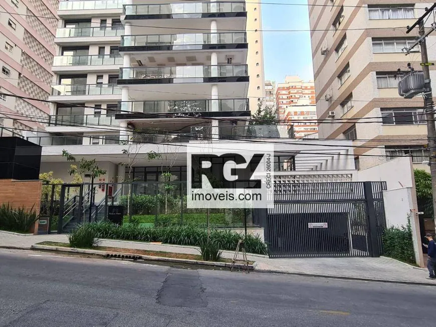 Foto 1 de Apartamento com 3 Quartos à venda, 205m² em Cerqueira César, São Paulo