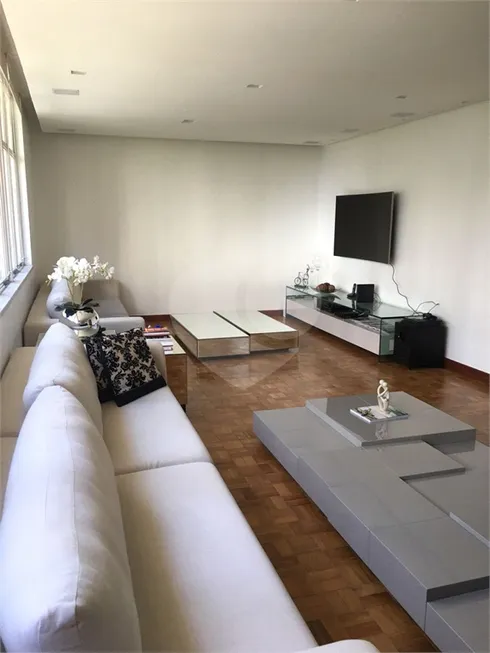 Foto 1 de Apartamento com 3 Quartos à venda, 190m² em Jardim América, São Paulo