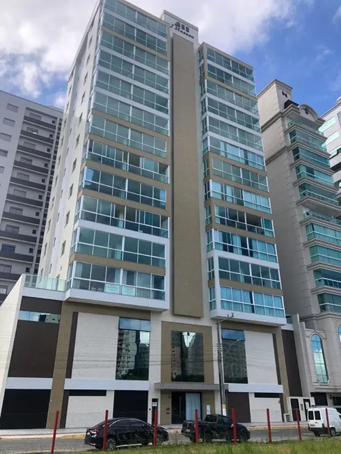 Foto 1 de Apartamento com 4 Quartos à venda, 193m² em Meia Praia, Itapema