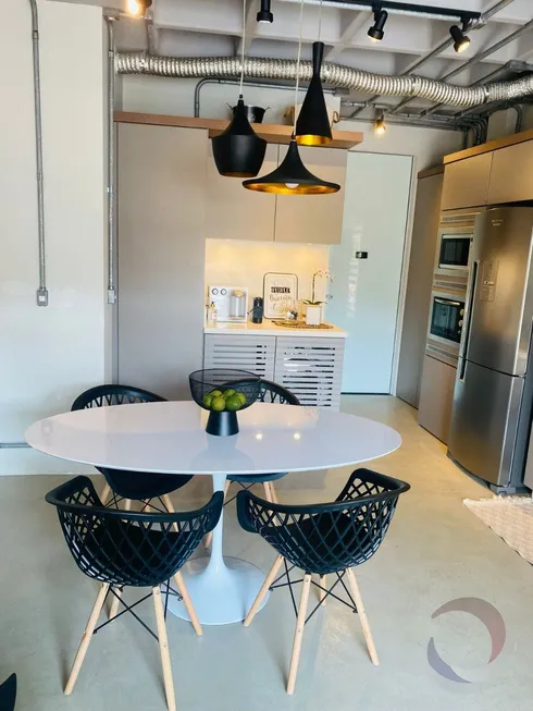 Foto 1 de Apartamento com 2 Quartos à venda, 81m² em Jurerê Internacional, Florianópolis