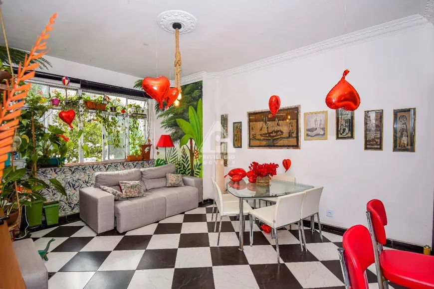 Foto 1 de Apartamento com 2 Quartos à venda, 69m² em Centro, Rio de Janeiro