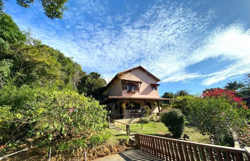 Foto 1 de Casa com 4 Quartos à venda, 715m² em Cascata do Imbuí, Teresópolis