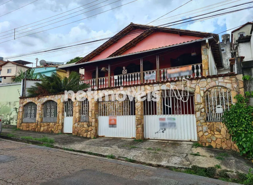 Foto 1 de Casa com 4 Quartos à venda, 375m² em Flávio Marques Lisboa, Belo Horizonte