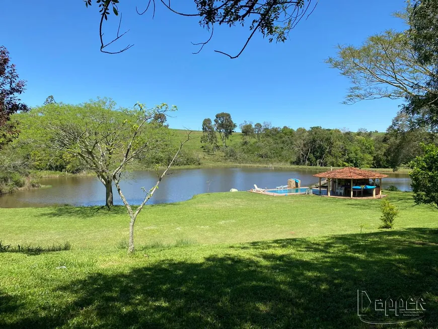 Foto 1 de Fazenda/Sítio com 3 Quartos à venda, 160m² em Lomba Grande, Novo Hamburgo