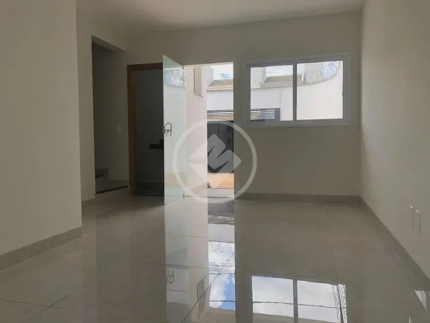 Foto 1 de Sobrado com 2 Quartos à venda, 79m² em Novo Mundo, Uberlândia