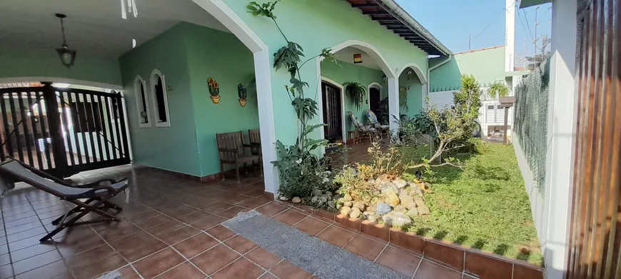 Foto 1 de Casa com 3 Quartos para alugar, 280m² em Parque Balneário Itanhaém, Itanhaém