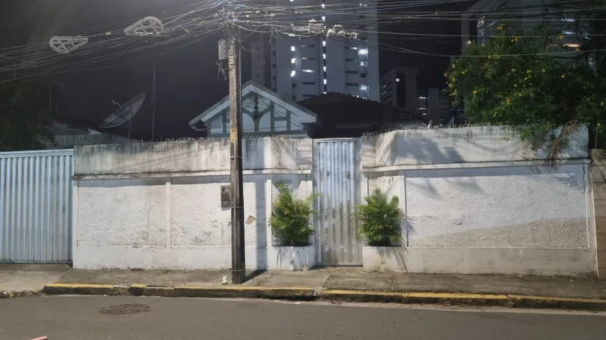 Foto 1 de Casa com 4 Quartos para alugar, 250m² em Tamarineira, Recife