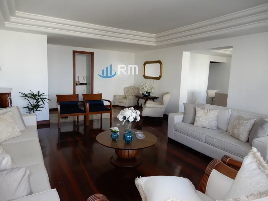 Foto 1 de Apartamento com 4 Quartos à venda, 211m² em Pituba, Salvador