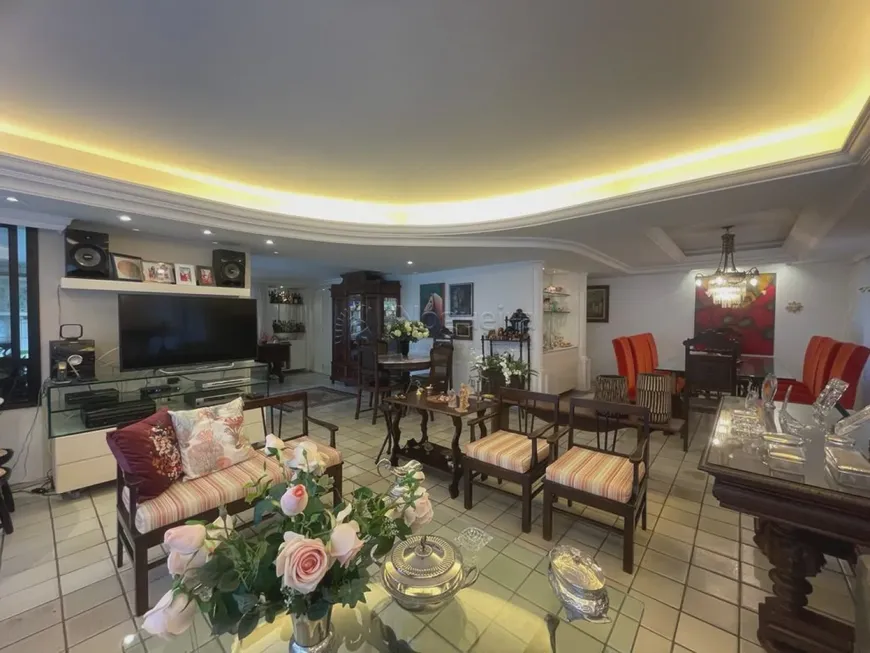Foto 1 de Apartamento com 4 Quartos à venda, 254m² em Tamarineira, Recife