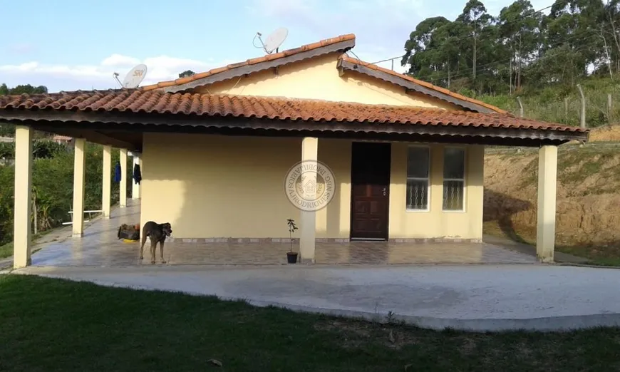 Foto 1 de Fazenda/Sítio com 3 Quartos à venda, 100m² em , Alumínio