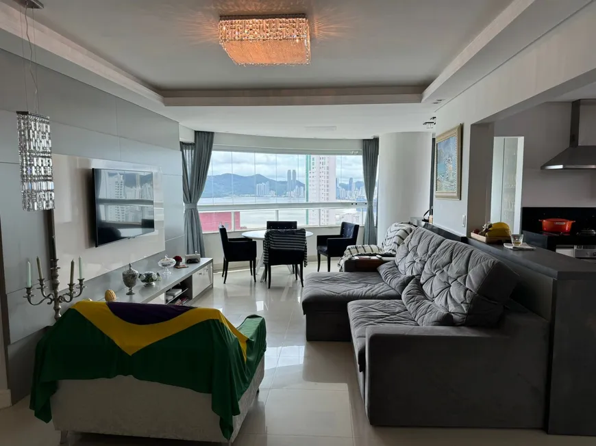 Foto 1 de Apartamento com 3 Quartos à venda, 170m² em Centro, Balneário Camboriú