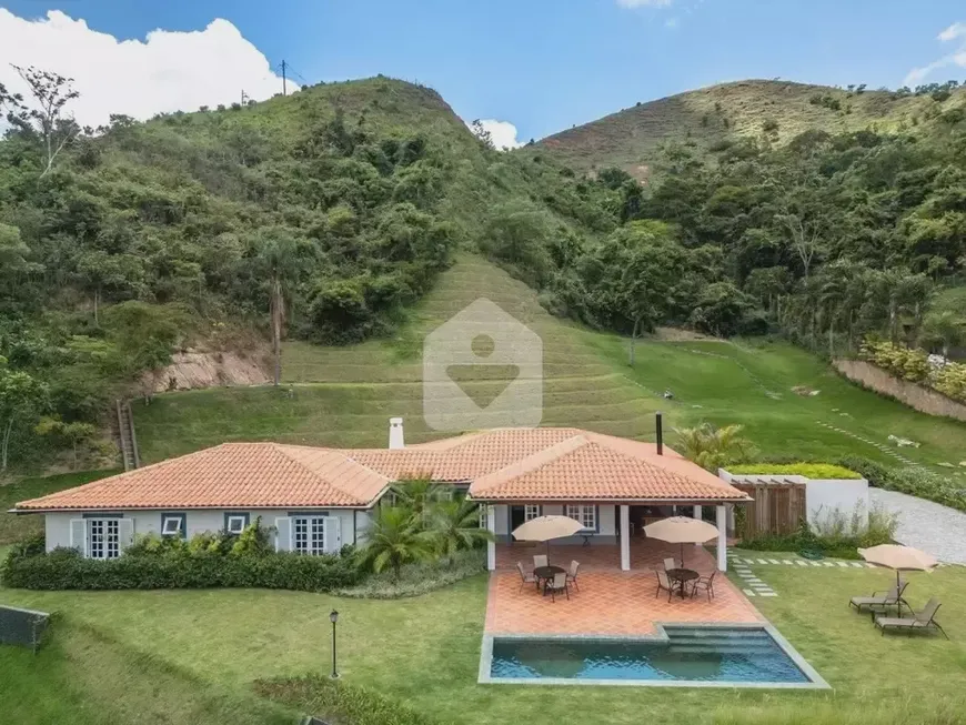 Foto 1 de Casa com 4 Quartos à venda, 310m² em Pedro do Rio, Petrópolis