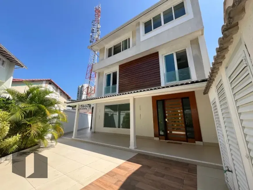 Foto 1 de Casa de Condomínio com 4 Quartos à venda, 302m² em Barra da Tijuca, Rio de Janeiro