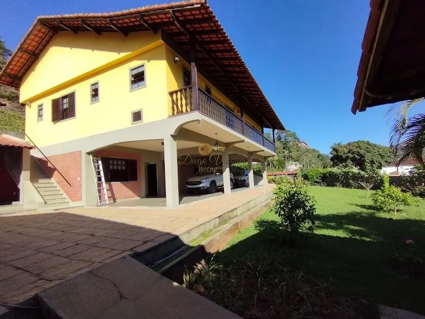 Foto 1 de Casa com 4 Quartos à venda, 312m² em Golfe, Teresópolis