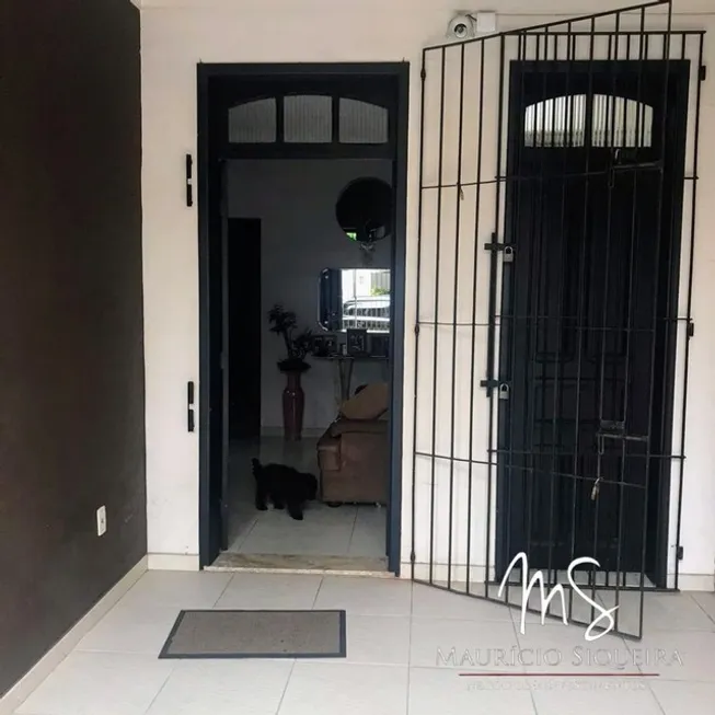 Foto 1 de Casa com 4 Quartos à venda, 302m² em Umarizal, Belém