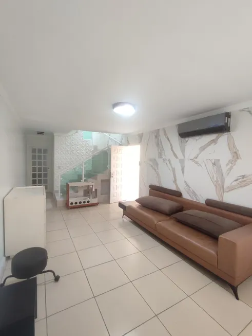 Foto 1 de Sobrado com 2 Quartos para alugar, 190m² em Jardim Ivana, São Paulo