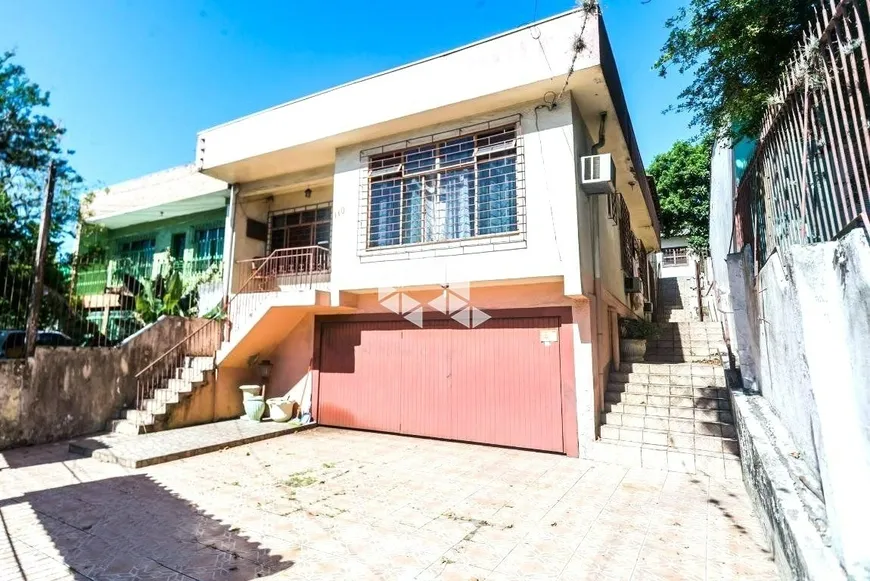 Foto 1 de Casa com 4 Quartos à venda, 280m² em Bom Jesus, Porto Alegre