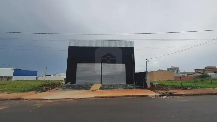 Foto 1 de Galpão/Depósito/Armazém para alugar, 220m² em Laranjeiras, Uberlândia