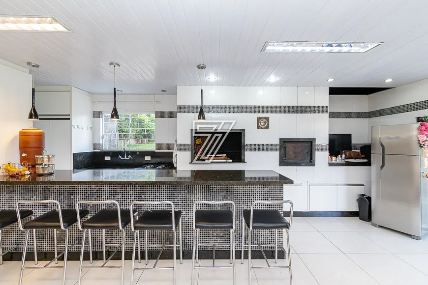 Foto 1 de Casa com 4 Quartos à venda, 300m² em Orleans, Curitiba
