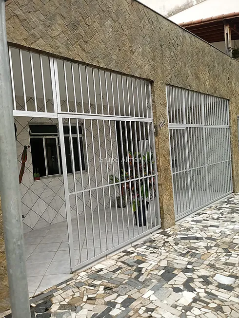 Foto 1 de Casa com 3 Quartos à venda, 330m² em São Mateus, Juiz de Fora