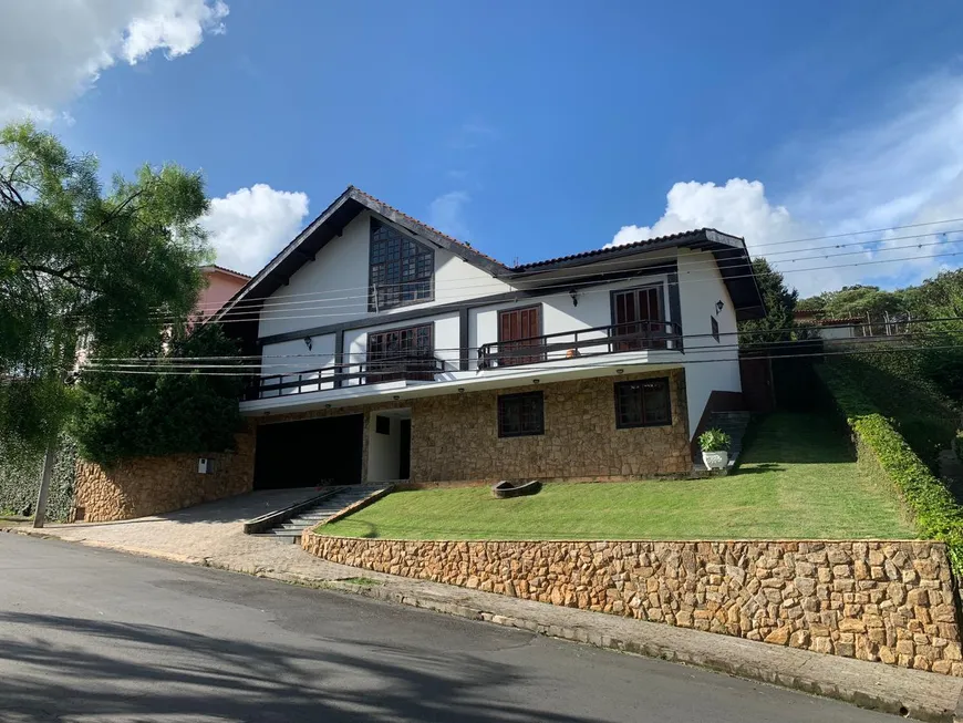 Foto 1 de Casa com 4 Quartos à venda, 304m² em Centro, Serra Negra
