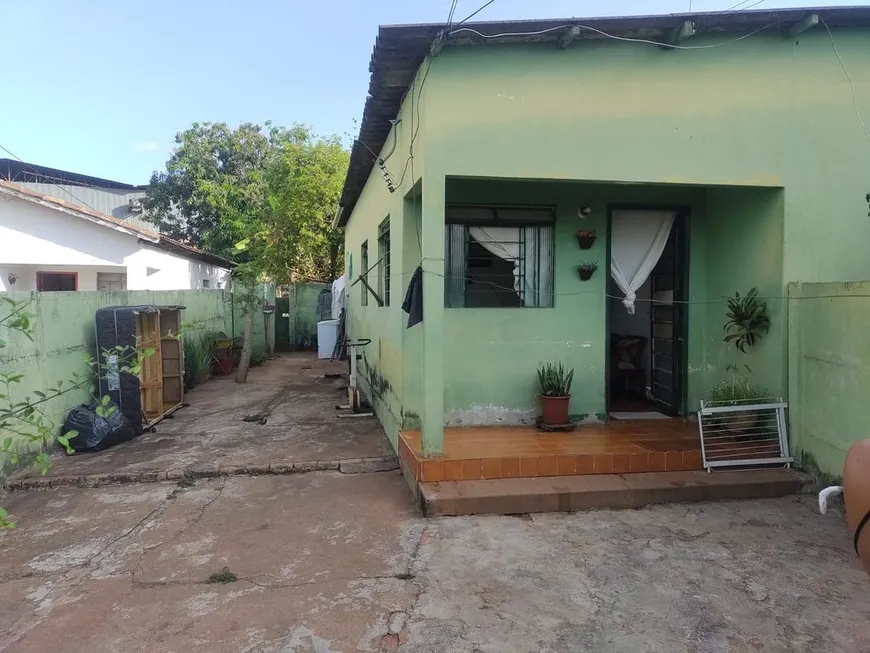 Foto 1 de Casa com 3 Quartos à venda, 120m² em Setor Leste Universitário, Goiânia