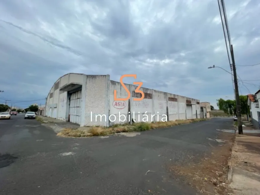 Foto 1 de Galpão/Depósito/Armazém para alugar, 1575m² em Brasil, Uberlândia