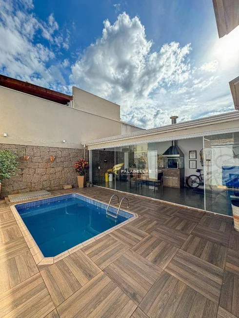 Foto 1 de Casa de Condomínio com 4 Quartos à venda, 180m² em Medeiros, Jundiaí