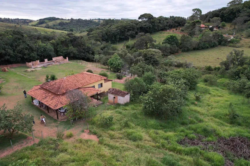 Foto 1 de Fazenda/Sítio com 4 Quartos à venda, 6000m² em Povoado do Para, Carmópolis de Minas