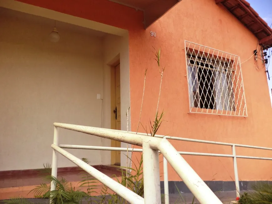 Foto 1 de Casa com 4 Quartos à venda, 360m² em São Benedito, Santa Luzia