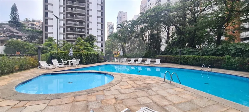 Foto 1 de Apartamento com 3 Quartos à venda, 110m² em Moema, São Paulo