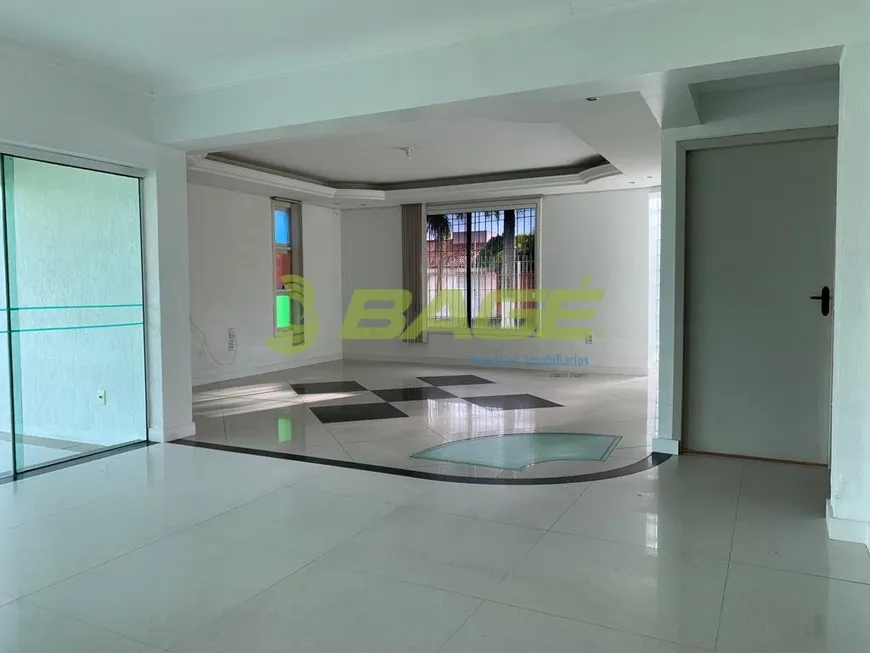 Foto 1 de Casa com 4 Quartos à venda, 132m² em Laranjal, Pelotas