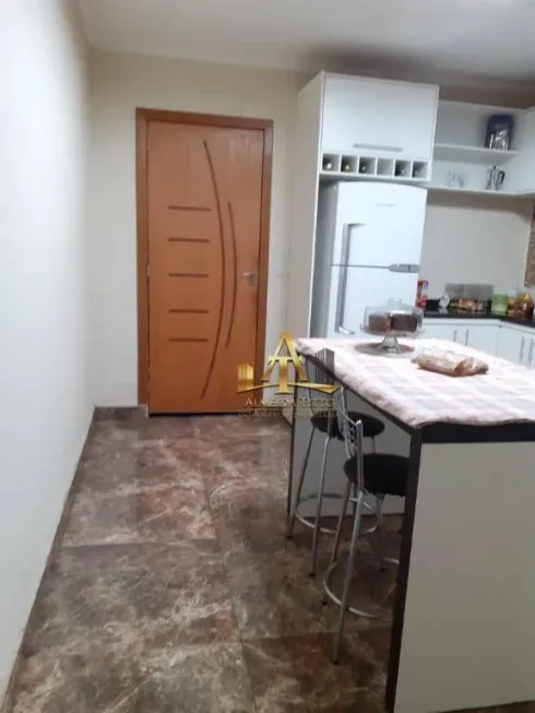 Foto 1 de Casa com 3 Quartos à venda, 230m² em Vila Três Irmãos, Carapicuíba