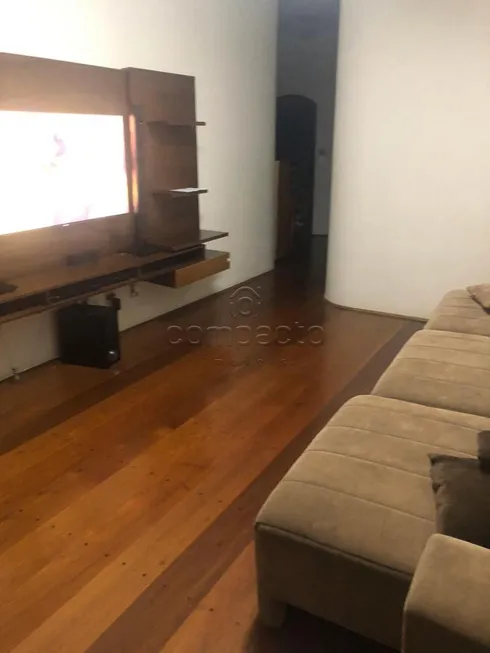 Foto 1 de Casa com 4 Quartos à venda, 300m² em Vila Nossa Senhora da Paz, São José do Rio Preto