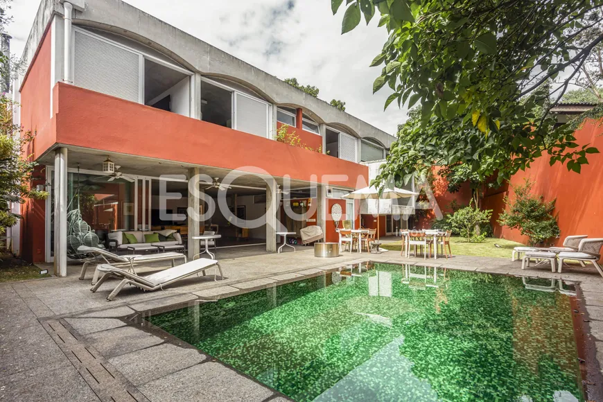 Foto 1 de Casa com 3 Quartos à venda, 450m² em Alto de Pinheiros, São Paulo