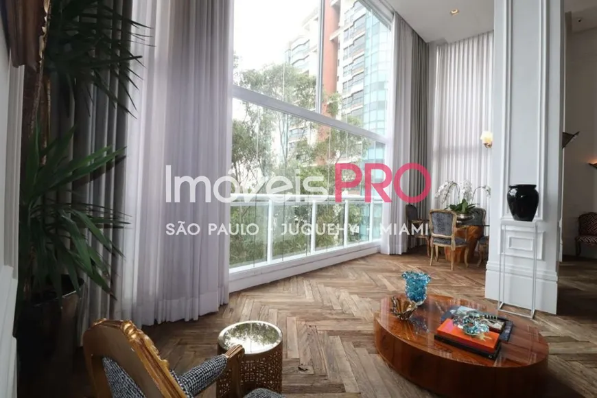 Foto 1 de Apartamento com 4 Quartos para venda ou aluguel, 300m² em Panamby, São Paulo