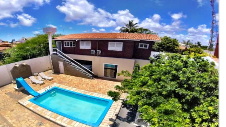 Foto 1 de Casa com 7 Quartos à venda, 595m² em Coroa do Meio, Aracaju