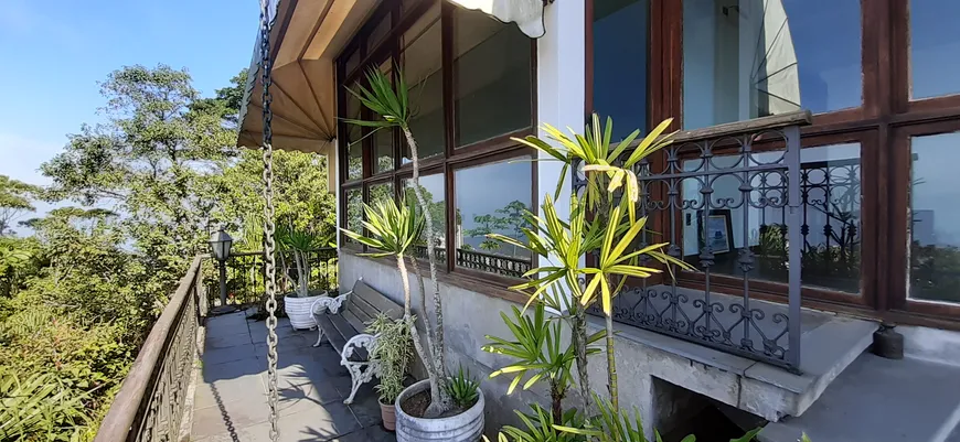 Foto 1 de Casa de Condomínio com 5 Quartos à venda, 889m² em Marapé, Santos