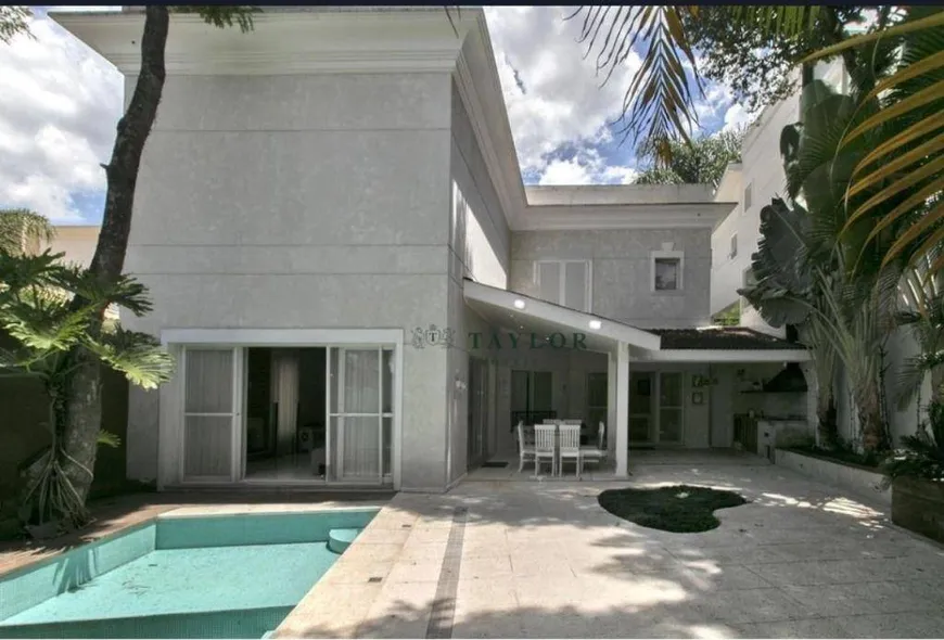 Foto 1 de Casa de Condomínio com 4 Quartos à venda, 351m² em Jardim Leonor, São Paulo