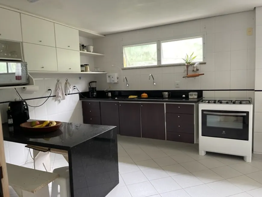 Foto 1 de Casa de Condomínio com 3 Quartos à venda, 190m² em Busca-Vida, Camaçari