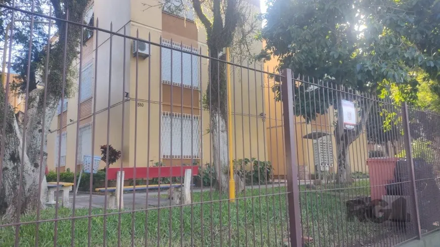 Foto 1 de Apartamento com 2 Quartos à venda, 48m² em Passo da Areia, Porto Alegre