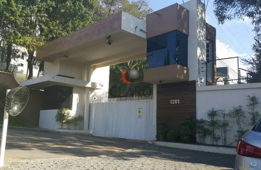 Foto 1 de Lote/Terreno à venda, 901m² em Taboão, Curitiba