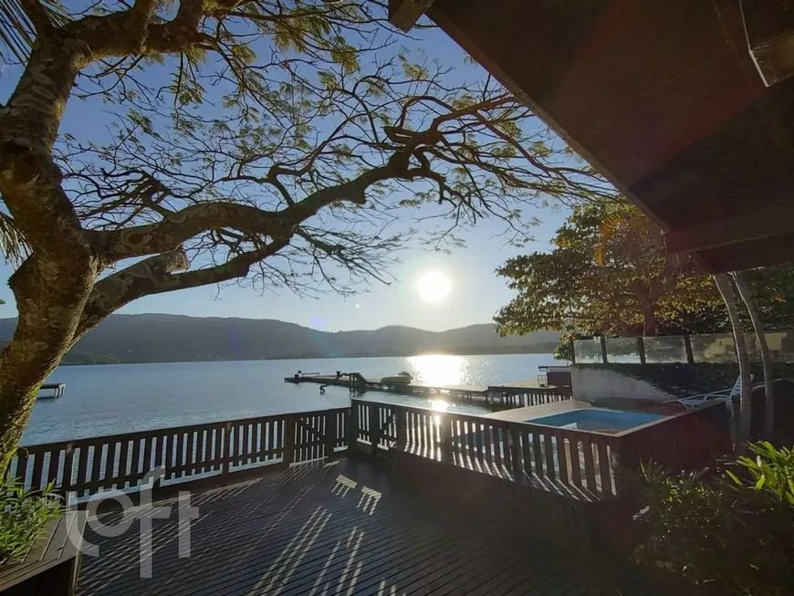 Foto 1 de Casa com 5 Quartos à venda, 200m² em Lagoa da Conceição, Florianópolis